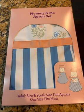 Mommy & Me Apron Set - Blue Stripes & Floral